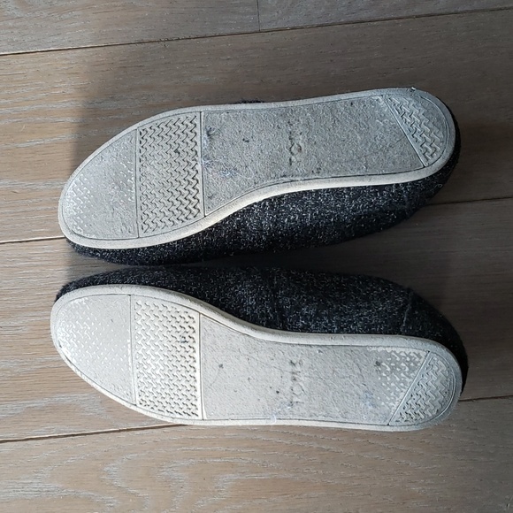 TOMS Dark Grey Size 8 - Picture 2 of 4